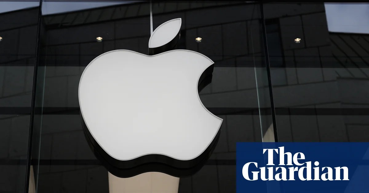 Apple becomes second ever $5tn company as investors flee AI stocks