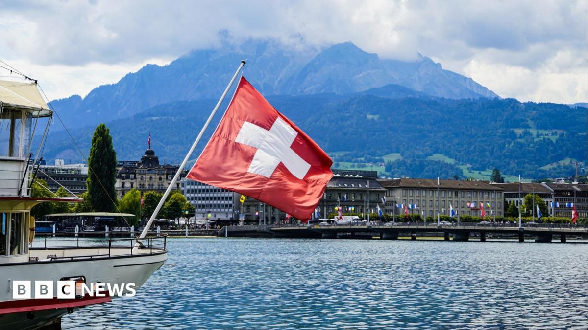 UK-Switzerland deal to scrap roaming charges and allow Britons to use e-gates