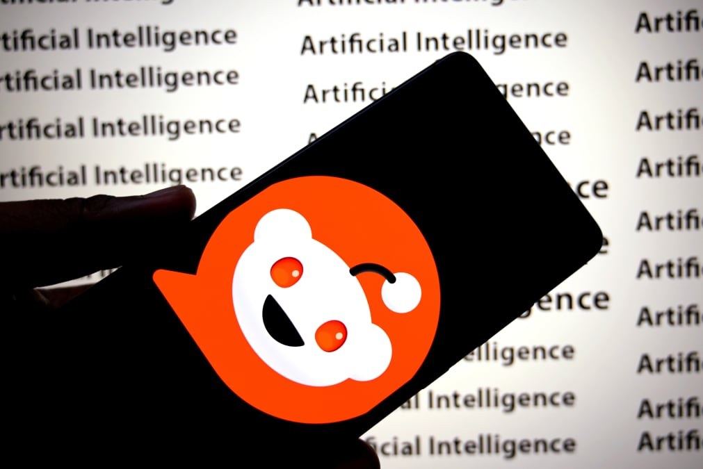 Reddit shares sink 11% on 'choppy' search referrals even as results blow past estimates