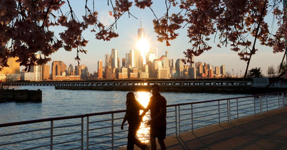 Senator says daylight saving time bill faces tough Senate fight