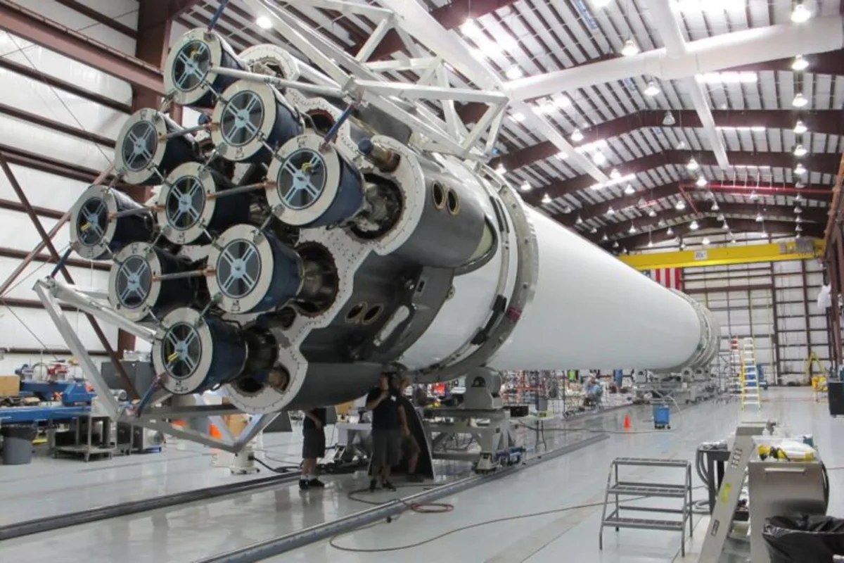 SpaceX (SPCX) Loses Its IPO Premium as a Bigger Supply Test Looms
