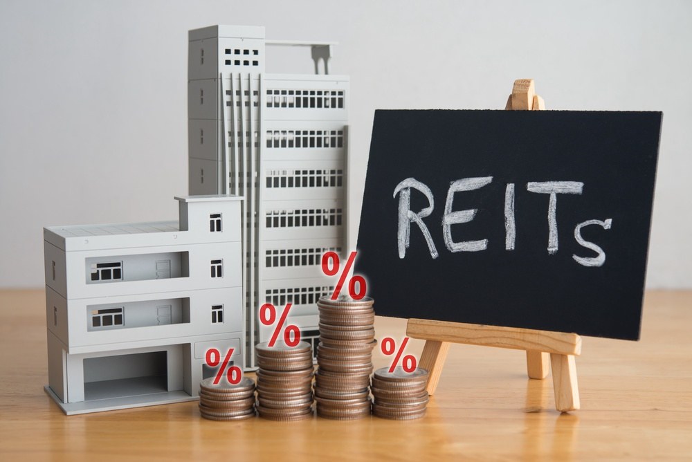 Defying Rate Pressures: Real Estate ETFs Outpace Broader Market