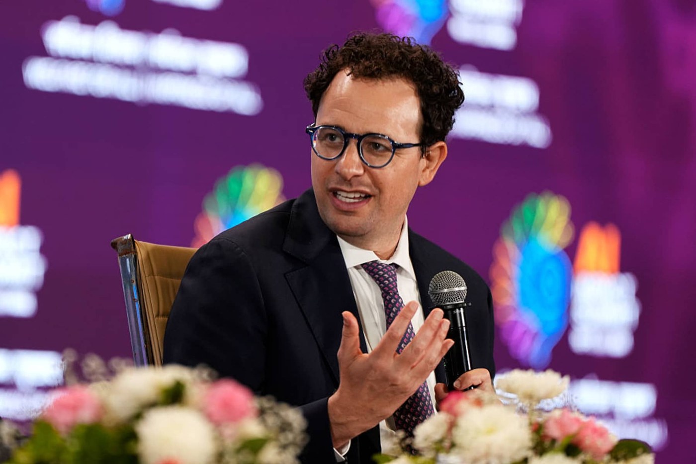 Anthropic CEO Dario Amodei says AI company isn't advocating for ban of open-weight models