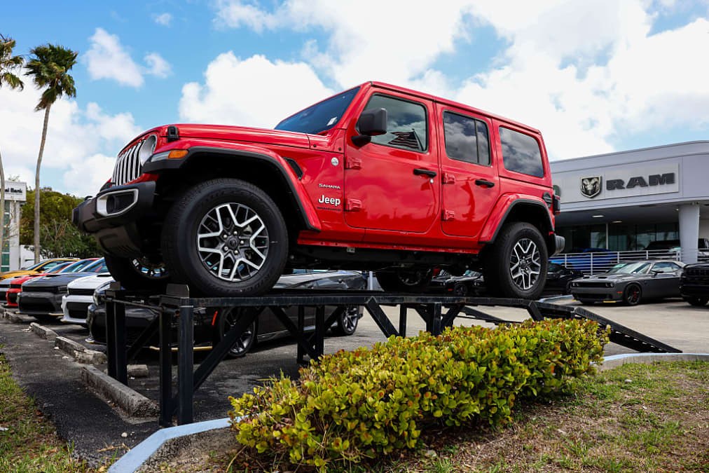 Jeep maker Stellantis swings to profit on rising demand in North America; shares fall 5%