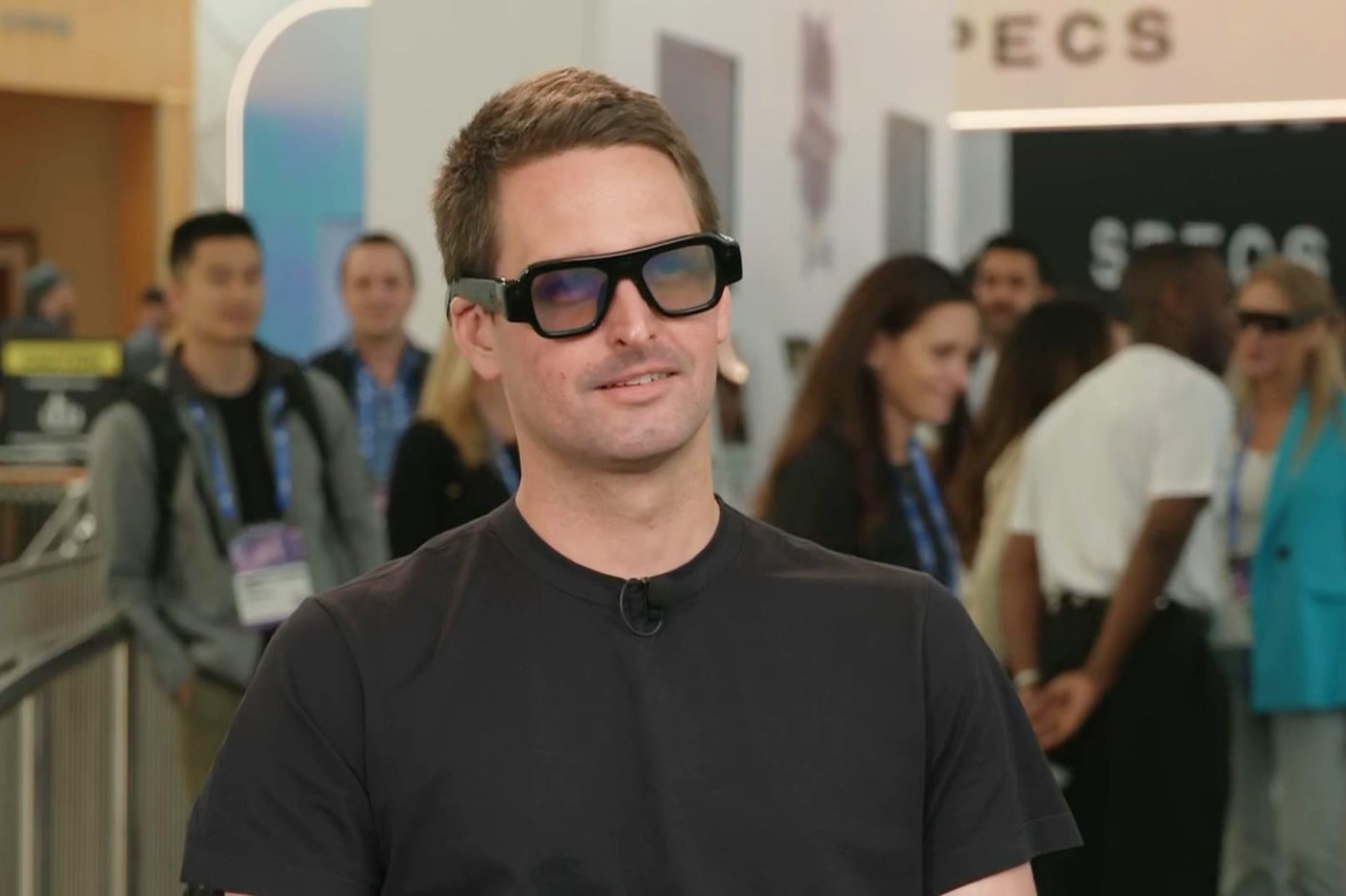Snap's stock jumps 8% on earnings beat and strong sales forecast
