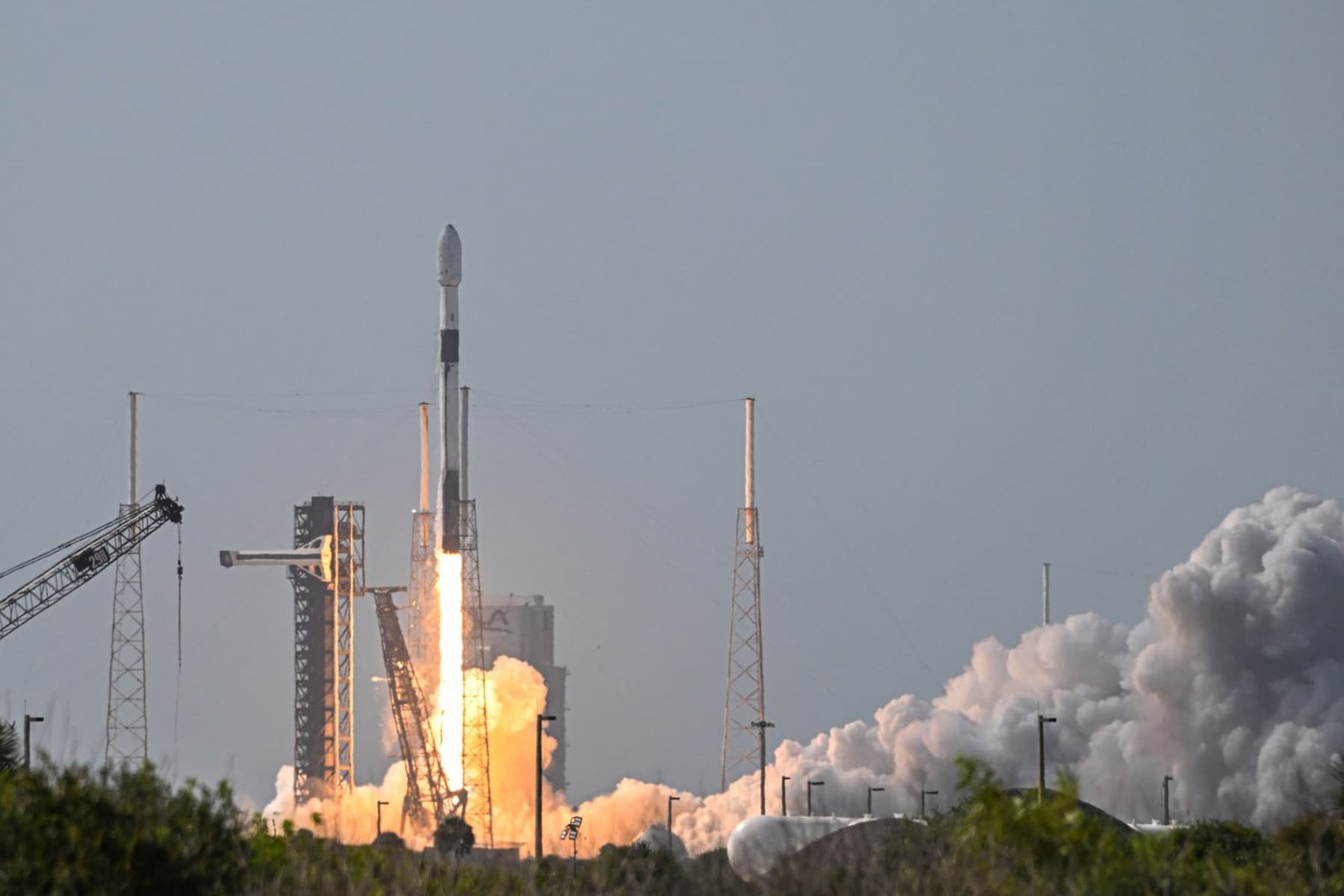 SpaceX, Blue Origin could get quicker launch approval under FAA move to waive environmental rules