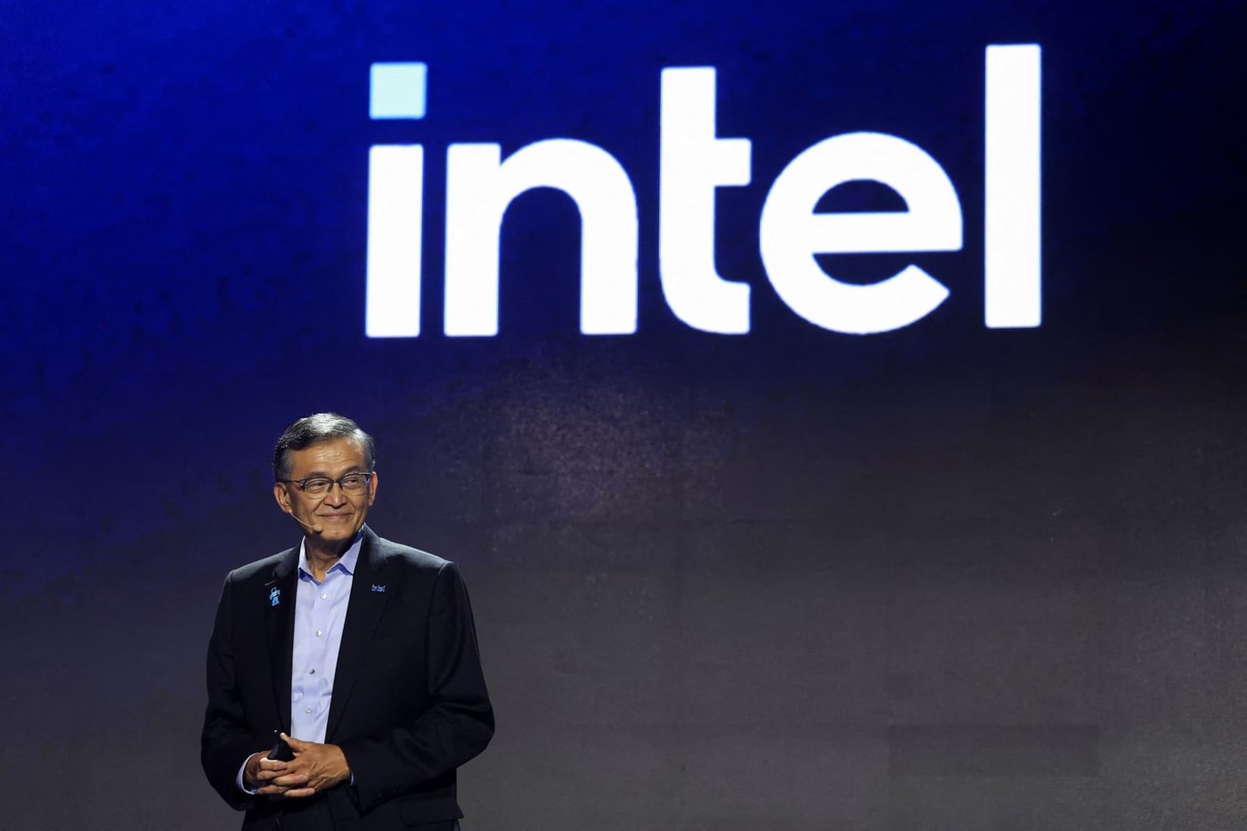 Intel's stock jumps 11% as chipmaker rides AI boom to fastest revenue growth in almost 15 years
