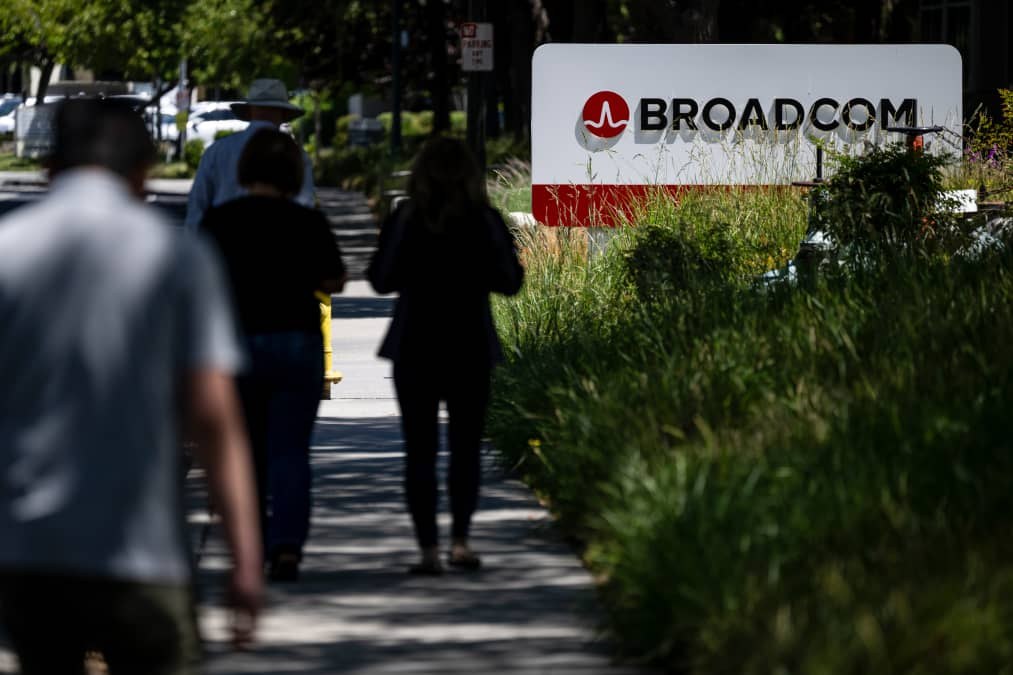 Top Wall Street analysts back these 3 stocks for their long-term growth potential