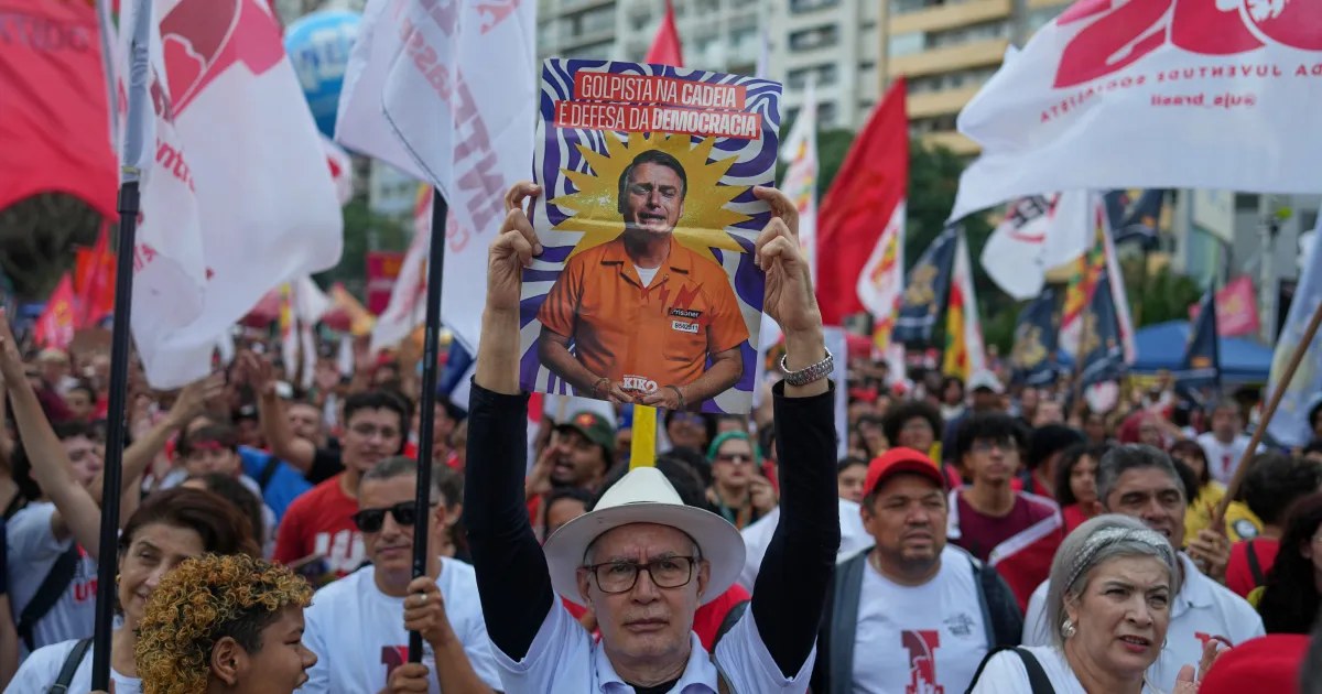 Brazil justice suspends visits to ex-President Bolsonaro for 30 days