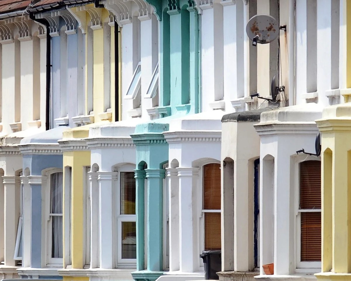 UK house prices up 0.1% in July as buyers remain cautious on interest rates