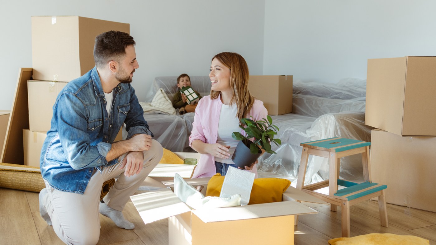 US single-family housing starts fall; building permits lowest in 10 months