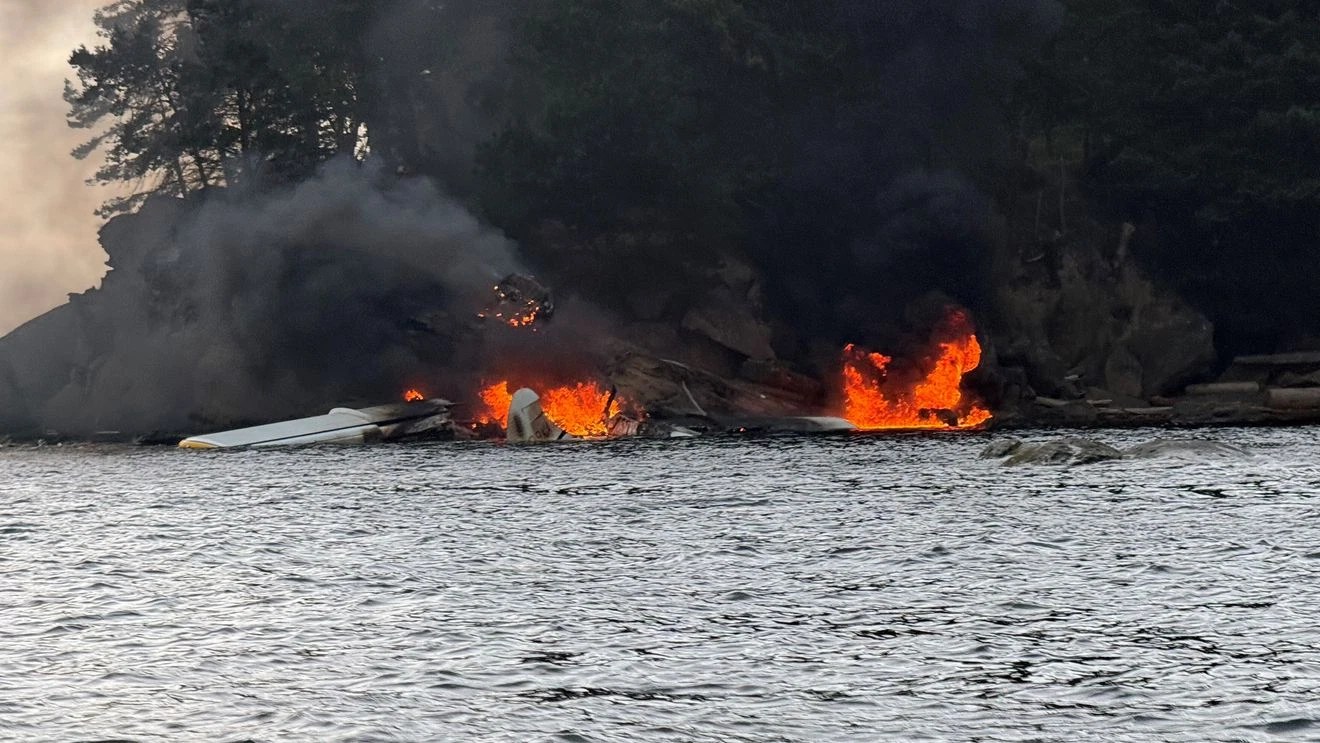 Seaplane crashes in Washington state, all 11 people on board accounted for