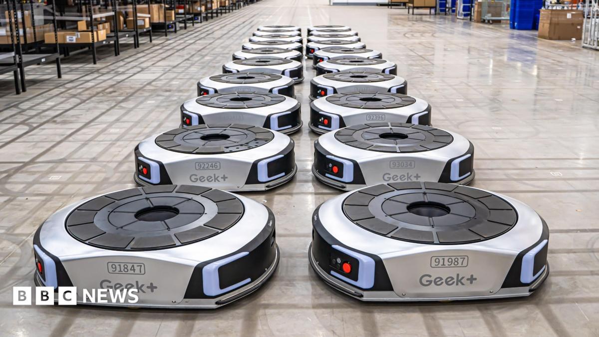 The Chinese robot army transforming the UK's retail industry