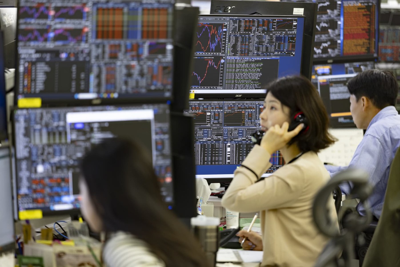 U.S. and Korean tech stocks are now tightly linked — and that could be a worry for investors