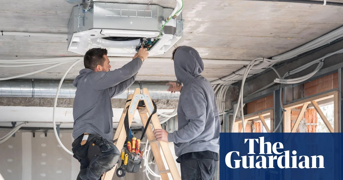 Every new UK home should have air conditioning, say Liberal Democrats