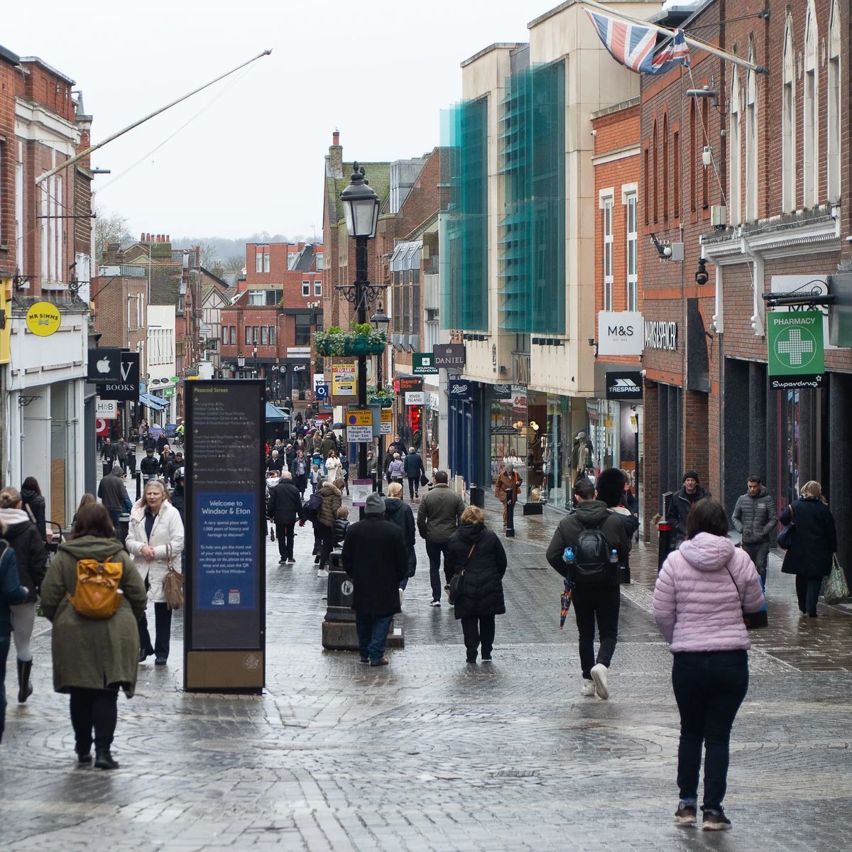 Retail sales in Great Britain fall as struggling households cut back