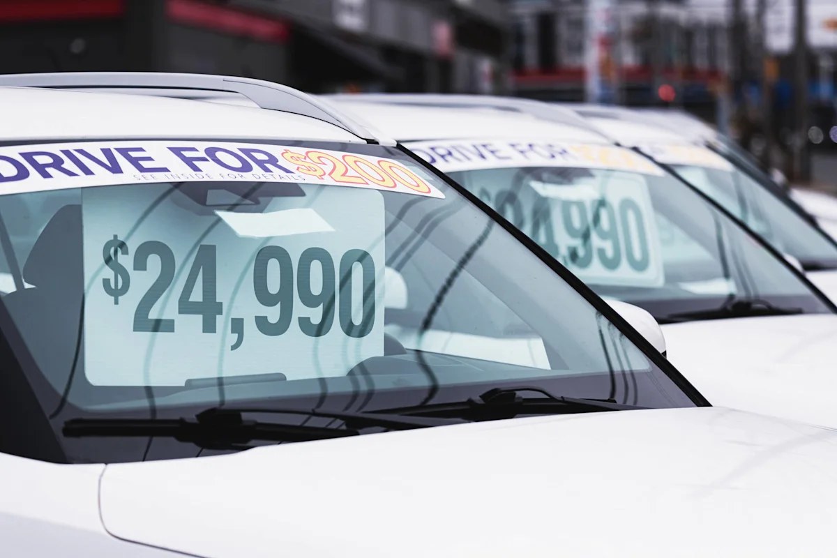 Major car dealer cuts 40% of its locations, issues serious warning