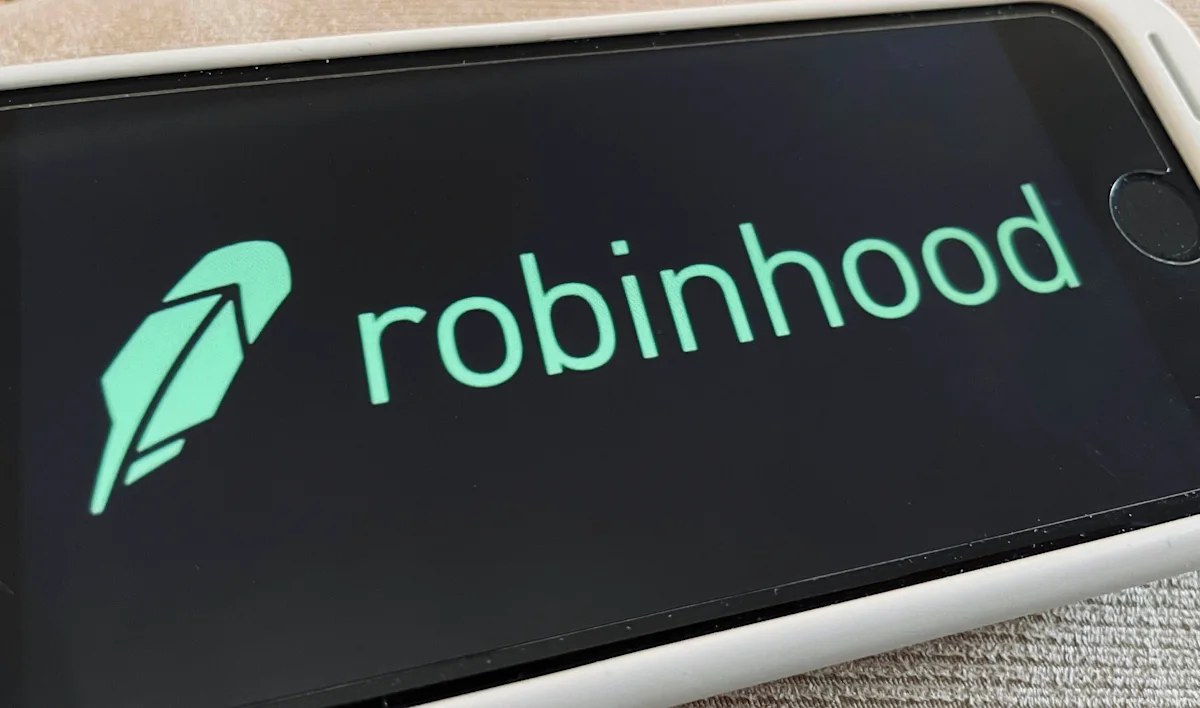 Velocity Fin earnings beat by $0.01, revenue topped estimates