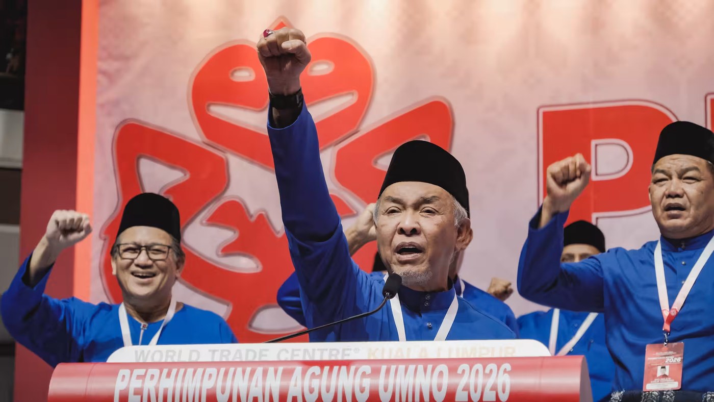 Malaysia's UMNO rattles Anwar but lacks path out of coalition