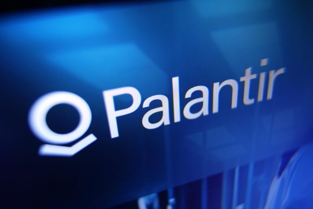 Palantir Stock Soars Nearly 15% After Hours as Company 'Smoked Expectations' on Earnings, but Jim Cramer - Benzinga