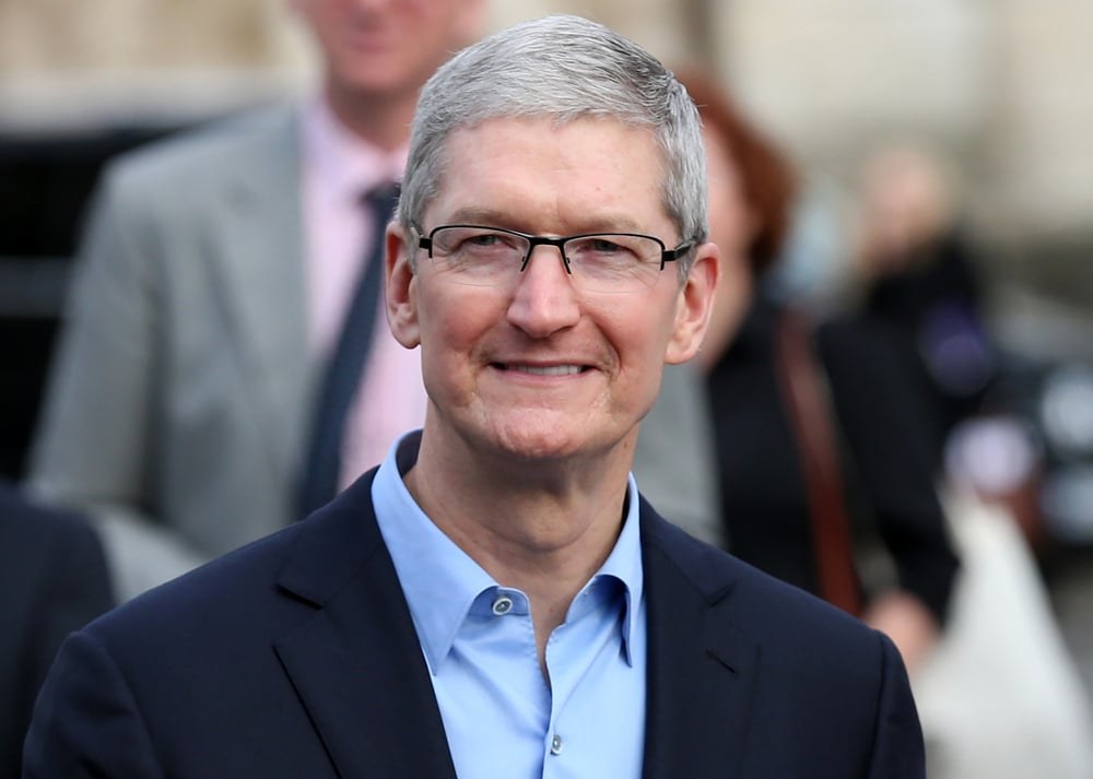 Chuck Schumer, Other Senators Reportedly Warn Apple CEO Tim Cook Against Buying Chinese Memory Chips: 'Wo - Benzinga